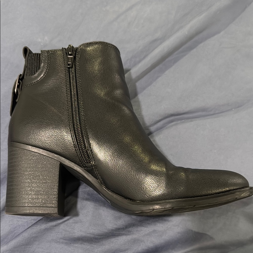 Baretraps Rhoslyn Booties Size 7.5 View 4